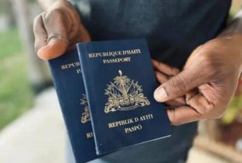 Libertan funcionarios de Haití acusados falsificar pasaportes imagen