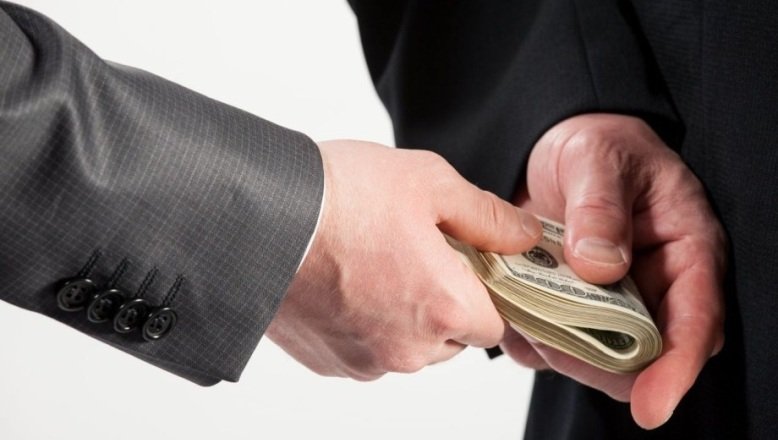 Sigue arrestado fiscal acusado recibir soborno 10,000 dólares imagen