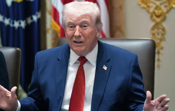 Trump critica al Reino Unido por no sumarse a guerra contra Irán imagen