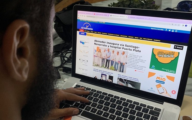 Ahora también puedes oir las noticias de ALMOMENTO.net imagen