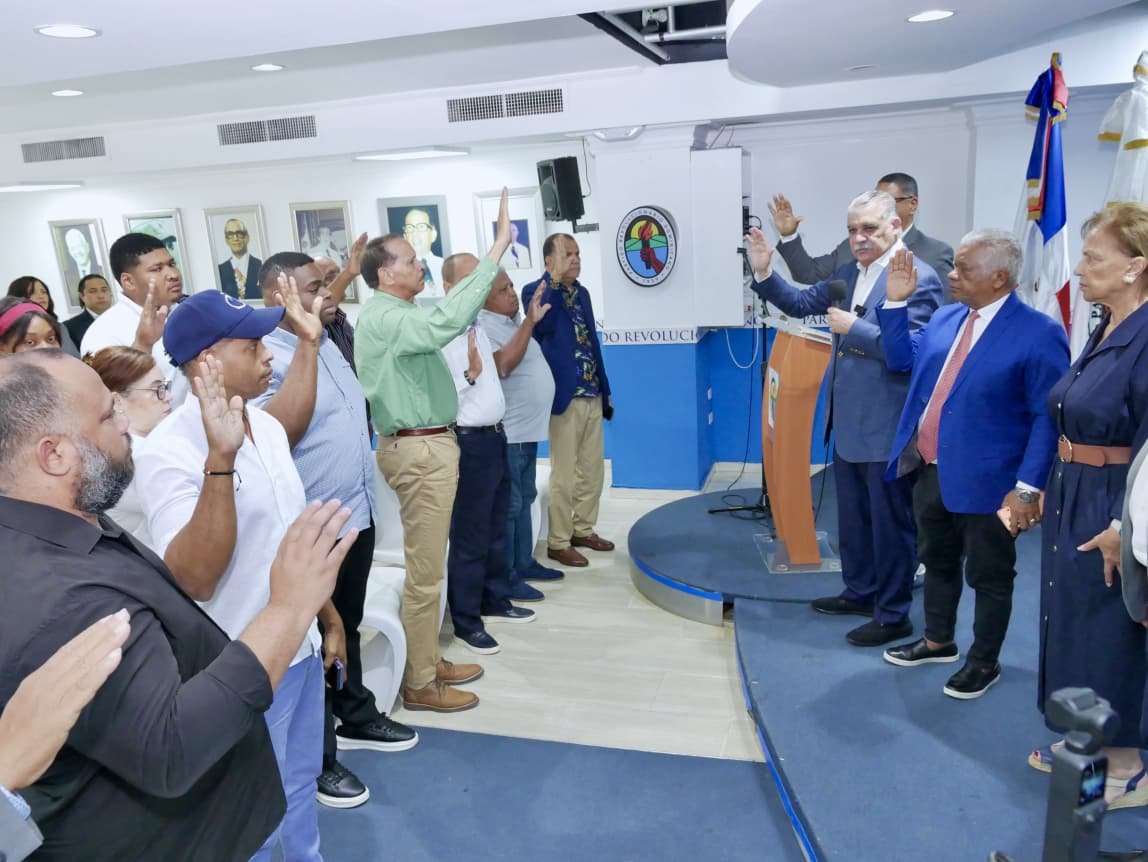 Dice Abinader ha endeudado RD 3 veces más que desde Trujillo imagen