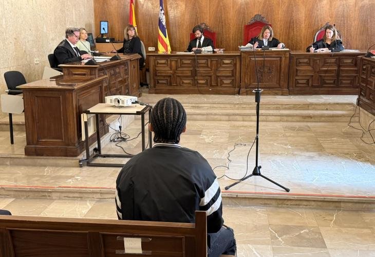 ESPAÑA: Condenan dominicano atacó a novia con un machete imagen