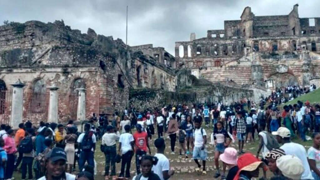 Inicia este martes duelo por 25 muertos en estampida en Haití imagen