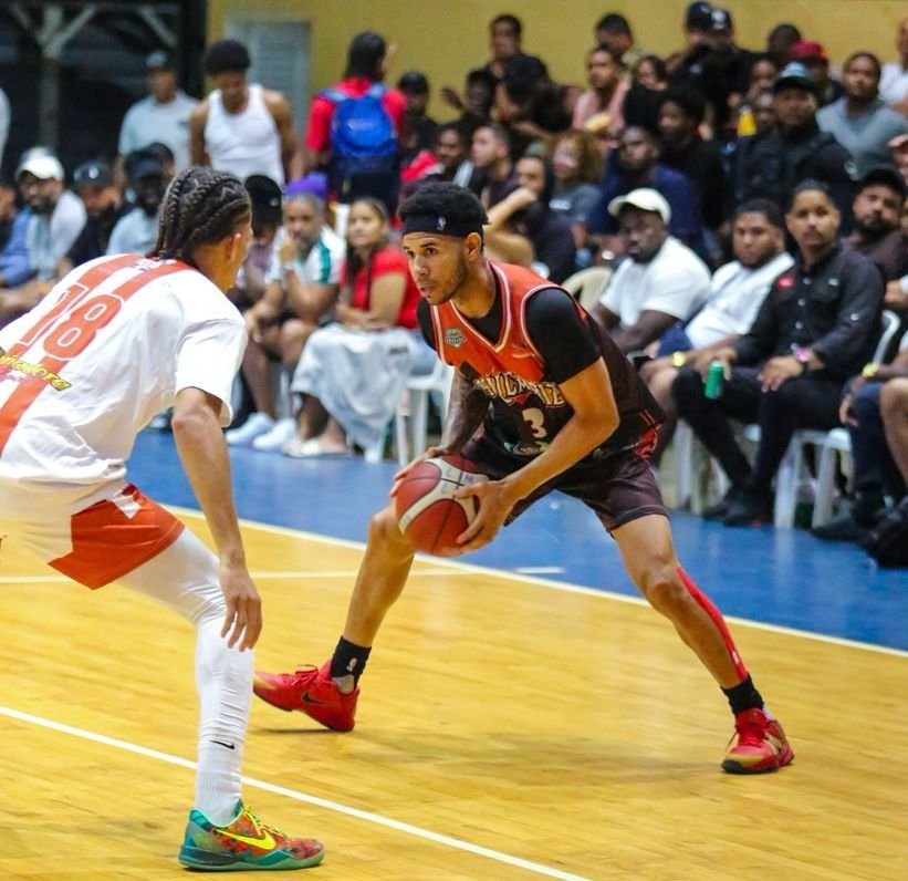 Los Mina y Trenes avanzan a la serie final TBS Santo Domingo imagen