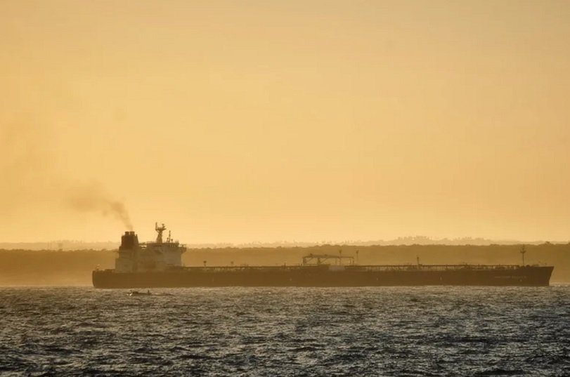 Un petrolero ruso con 100 mil toneladas de crudo llega a Cuba imagen