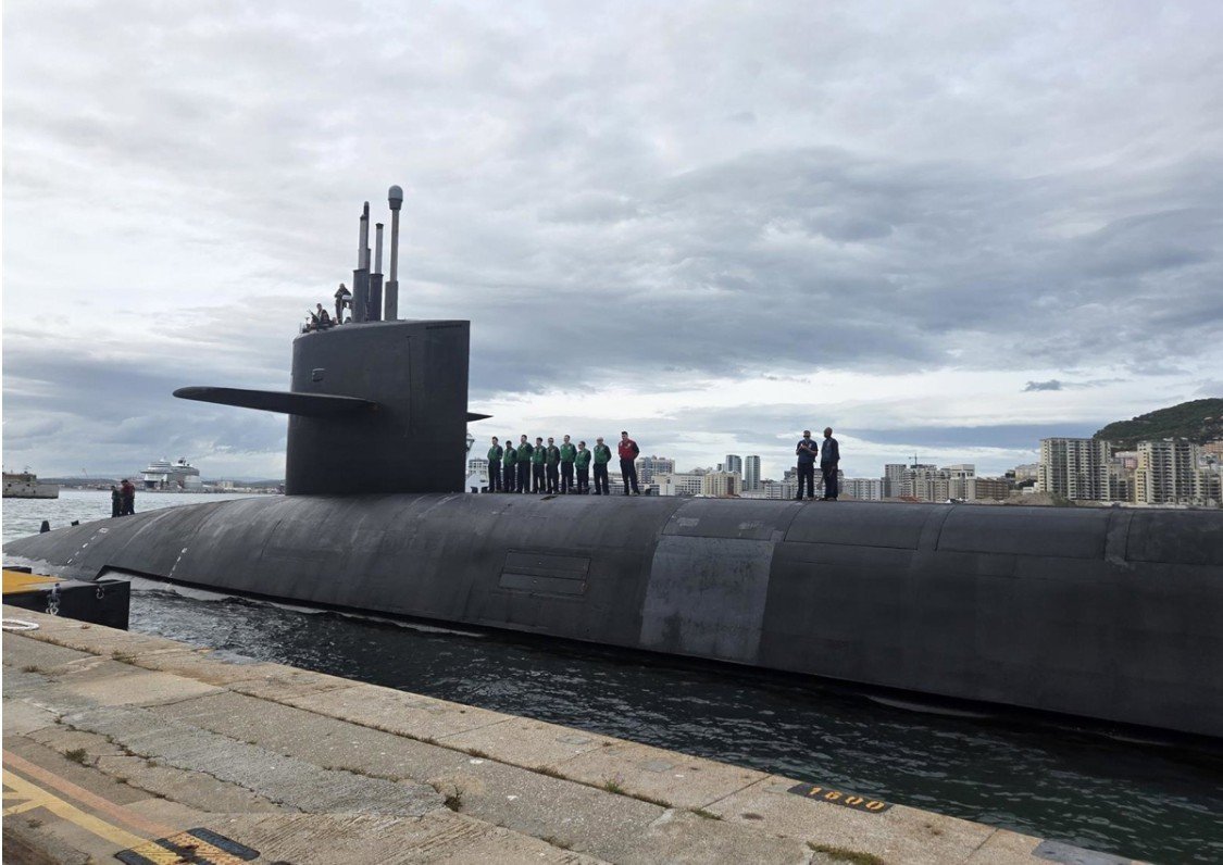 Atraca en Gibraltar el mayor submarino nuclear de EEUU imagen