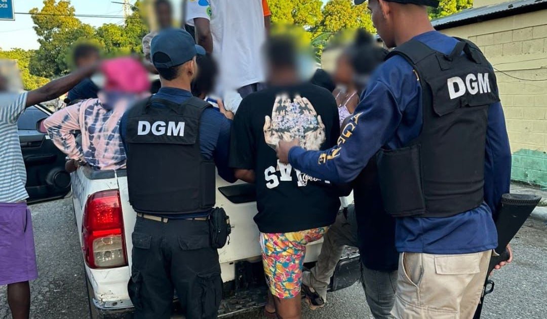 Deportan 2826 indocumentados y detienen 2696 en operativos imagen