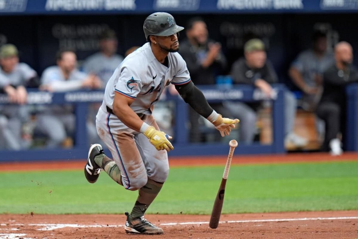 Dominicano Otto López lidera las Grandes Ligas con 69 hits imagen