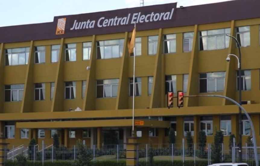 JCE prohíbe difusión encuestas y sondeos políticos fuera plazos imagen