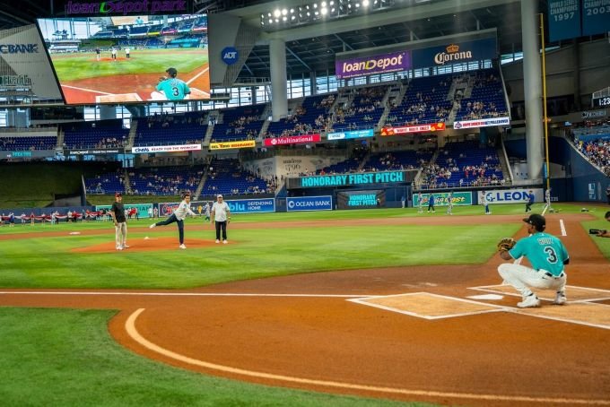 Turismo y Arajet promueven a la RD en juego Miami Marlins imagen