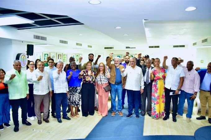 Danilo Cruz Pichardo renuncia PRM y oficializa su regreso PRD imagen