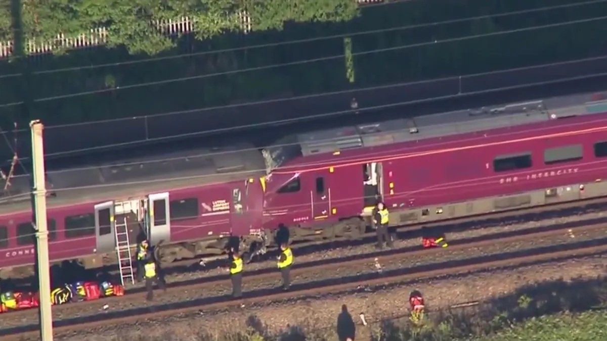 LONDRES: Al menos un muerto y 89 heridos por colisión trenes imagen