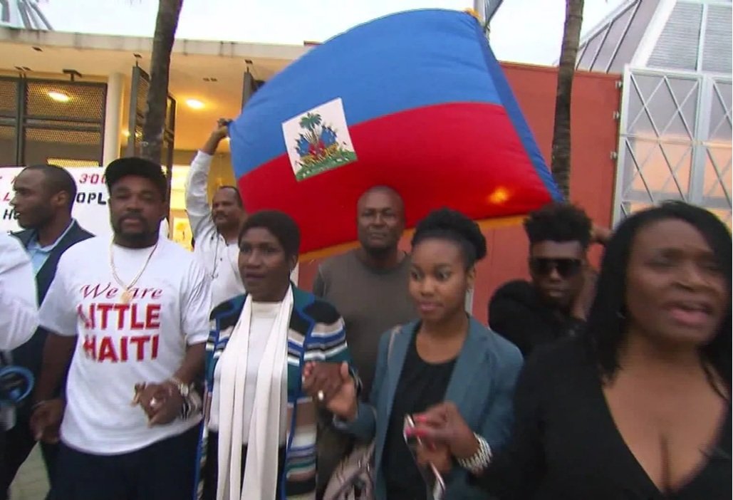 MIAMI: Haitianos rechazan eliminen protección migratoria imagen