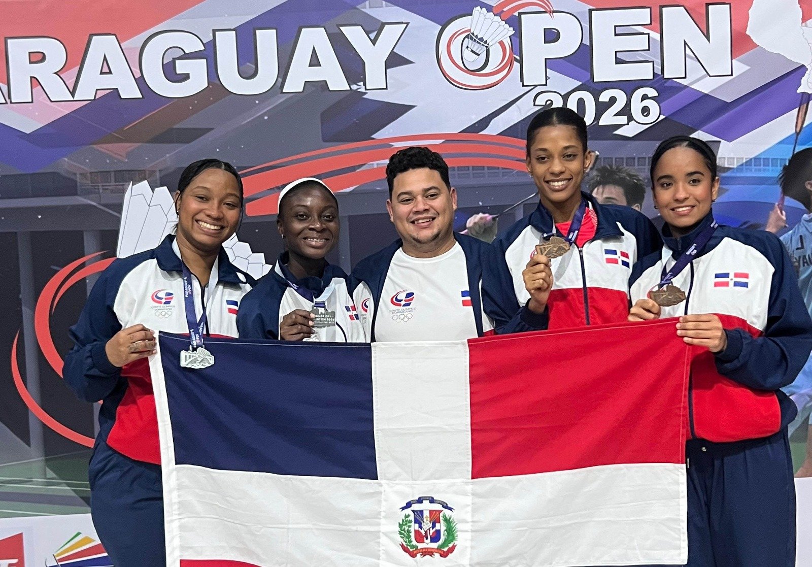 R. Dominicana gana plata y bronce en Paraguay Bádminton imagen