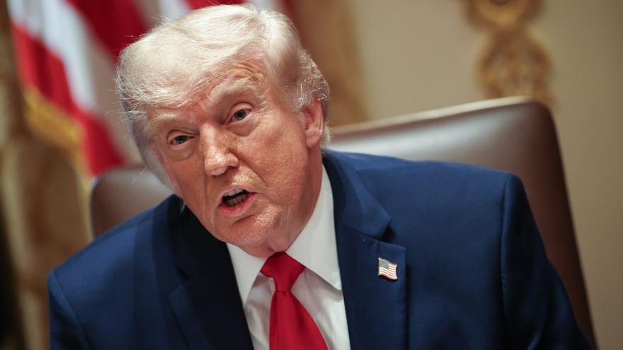 Trump asegura que no habrá peajes en el estrecho de Ormuz imagen