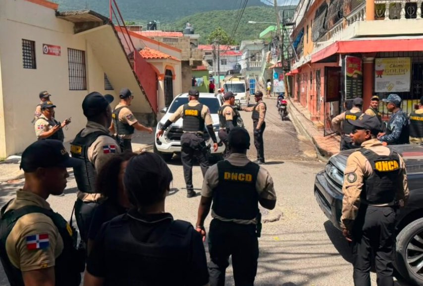DNCD arresta 12 personas y decomisa 4 mil gramos drogas imagen