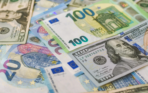 Dólar bajó 31 cts. y era vendido a $58.80; el euro sigue a $69.57 imagen