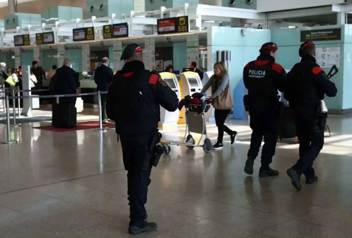 ESPAÑA: Detienen dominicano por causar pánico en aeropuerto imagen