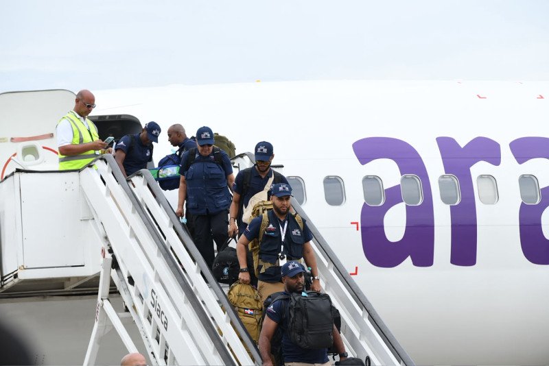 Llega vuelo humanitario con 50 dominicanos y 12 venezolanos imagen