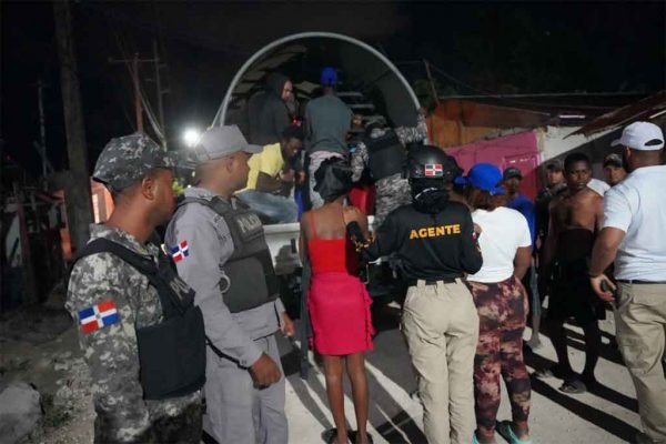 Migración RD detuvo a 3,574 haitianos indocumentados imagen