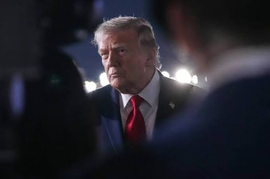 Trump amenaza con ‘dar paliza’ a Irán tras ataque a bases EE.UU imagen