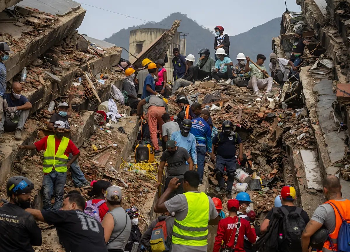 Venezuela eleva más de 4.560 las víctimas por los terremotos imagen