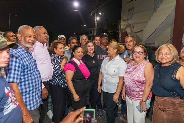 Alcaldesa fortalece seguridad con iluminación 36 calles DN imagen