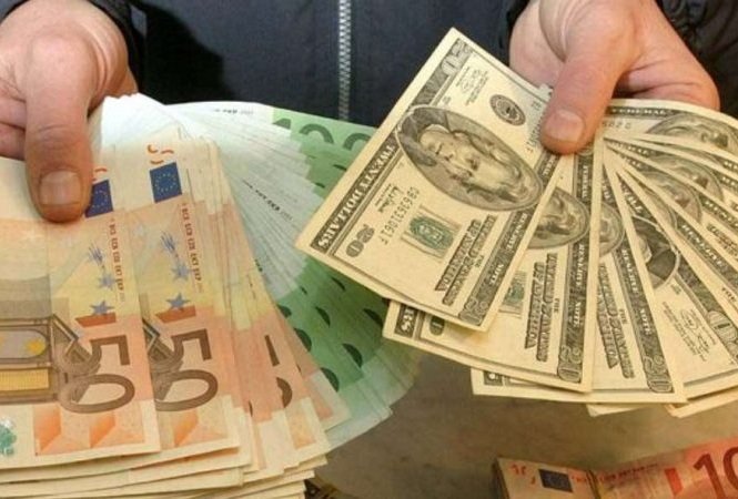 Dólar subió 20 cts. y era vendido a $58.70; el euro sigue a $70.03 imagen