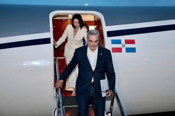 Abinader regresa a RD; retoma su agenda oficial este sábado imagen