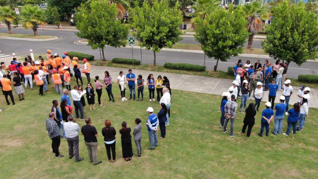 Hoy a las 10:00 am simulacro evacuación por terremoto RD imagen