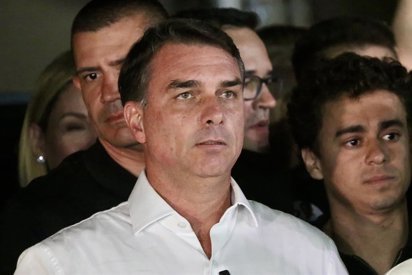 BRASIL: Flávio Bolsonaro ha partido rumbo «exilio» en EEUU imagen