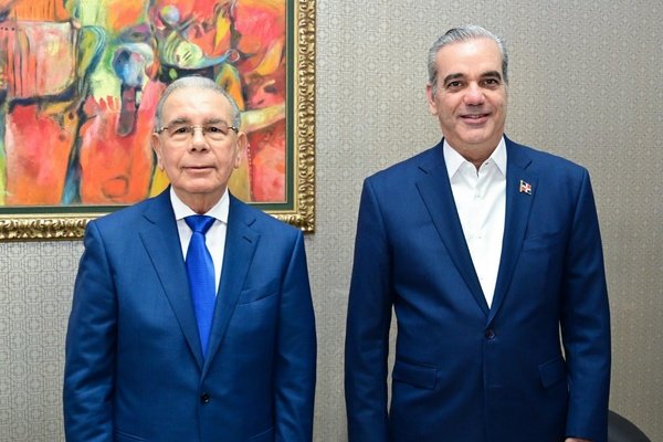 Danilo ironiza sobre Abinader por frenar su habilitación presidencial imagen