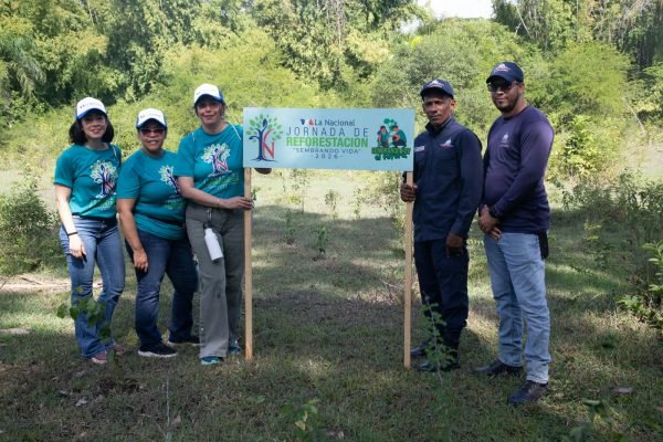 La Nacional realiza jornada de reforestación en Monte Plata imagen