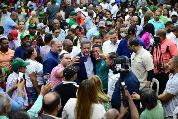 Leonel Fernández encabezará actividades hoy en Jarabacoa imagen