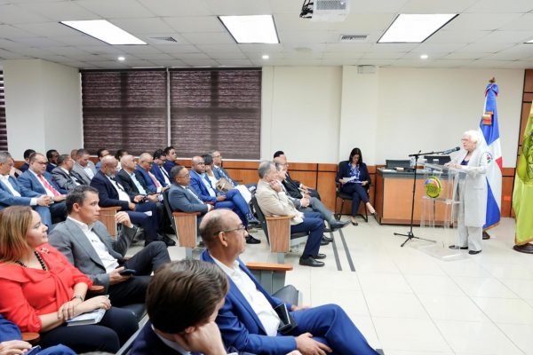 PRM capacita a sus dirigentes sobre justicia electoral imagen