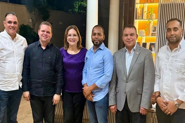 Tres alcaldes respaldan proyecto presidencial de David Collado imagen